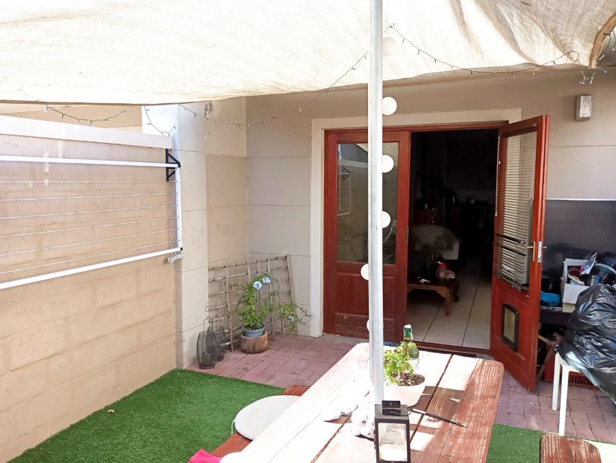 To Let 2 Bedroom Property for Rent in Parklands Western Cape